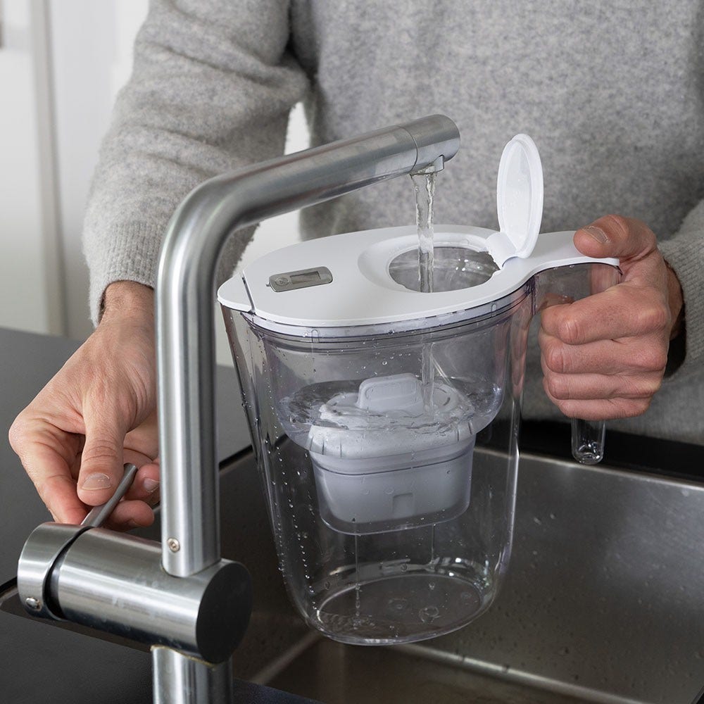 Jarra de agua filtrante Philips 3,4 L + 3 filtros Micro X-Clean (filtra PFAS) AWP2953WHT3
